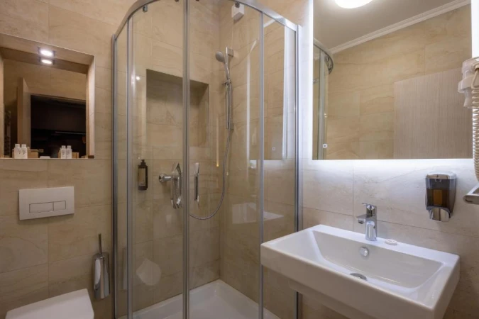 Nobel West 4* To&scaron;in bunar 168a, Belgrade 11070, Serbia