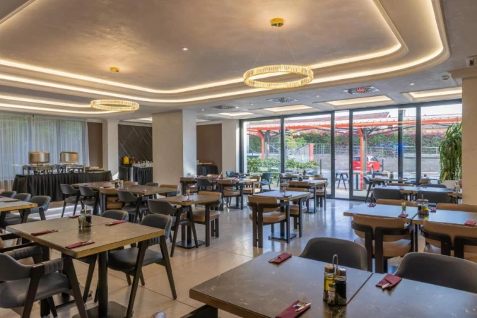 Nobel West 4* To&scaron;in bunar 168a, Belgrade 11070, Serbia